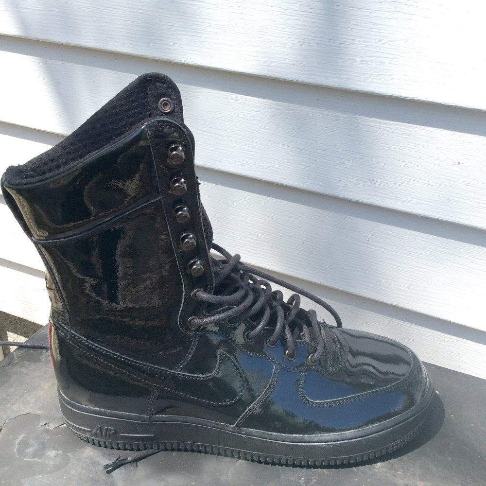 Vintage Air Nike Patent Leather Size 9.5